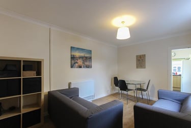 6 bed house, Malefant Street, Cathays, Cardiff, CF244QE - Image 1